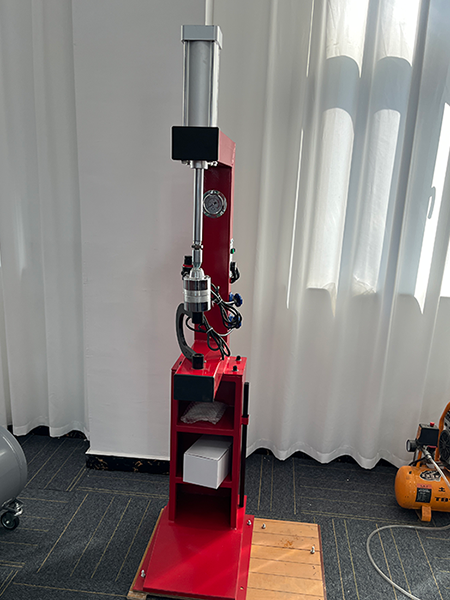 Vulcanizing tire repair machine