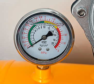Precision pressure gauge